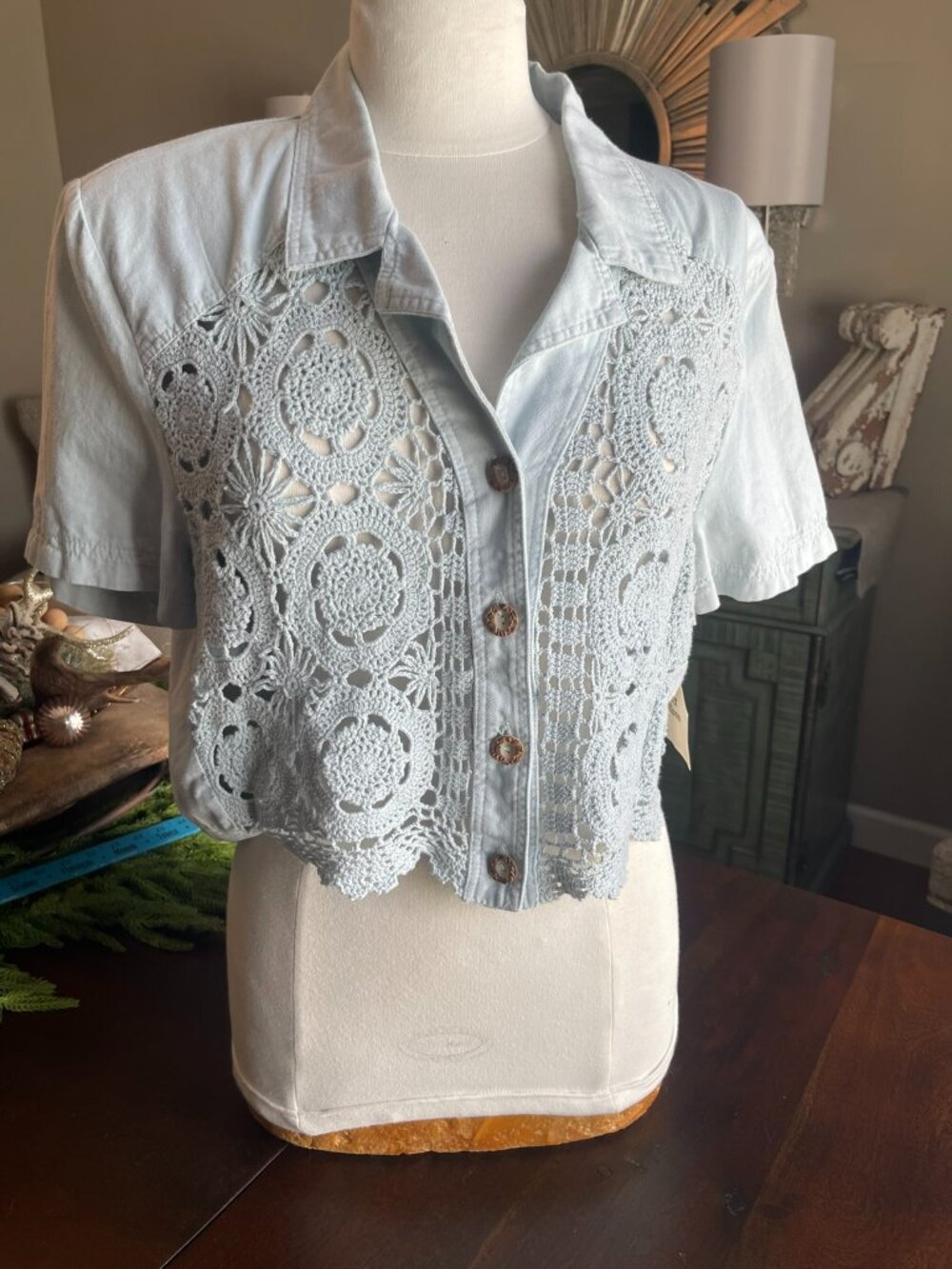 Vintage 90's Light Blue Coldwater Creek Crochet paneled Chambray Shirt SZ L